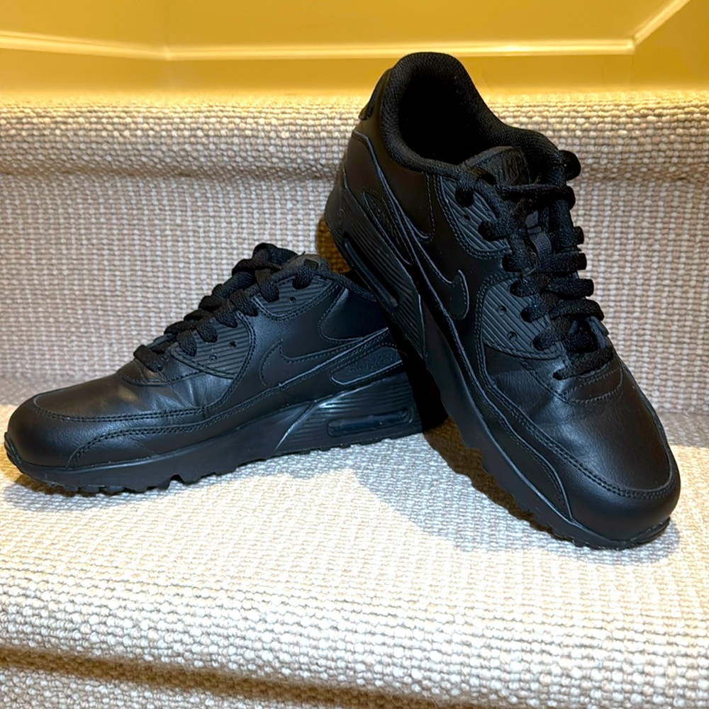Nike air max all black size 7Y US, UK size 6